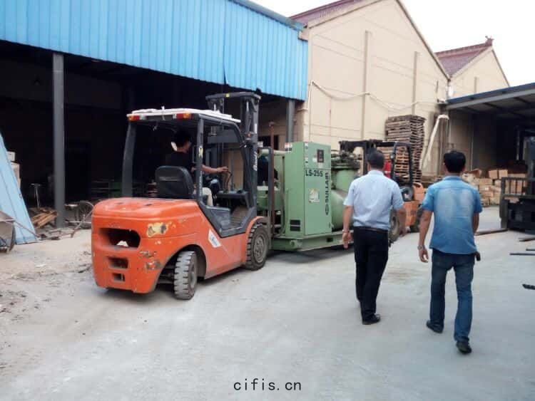 客(kè)戶(hù)的舊(jiù)機器(qì)被鏟(chǎn)走(zǒu)