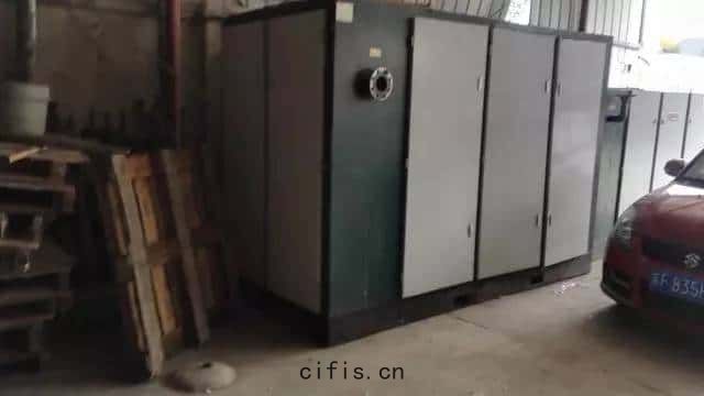 被薩震節能空壓(yā)機替(tì)換下來的舊機