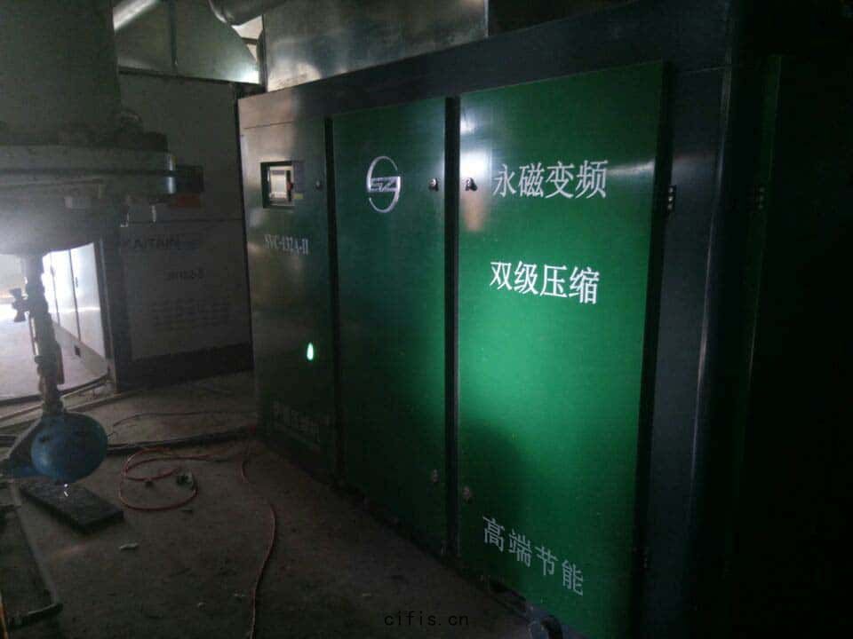 薩震(zhèn)節能空壓(yā)機(jī)側麵顏值(zhí)也是(shì)高高的