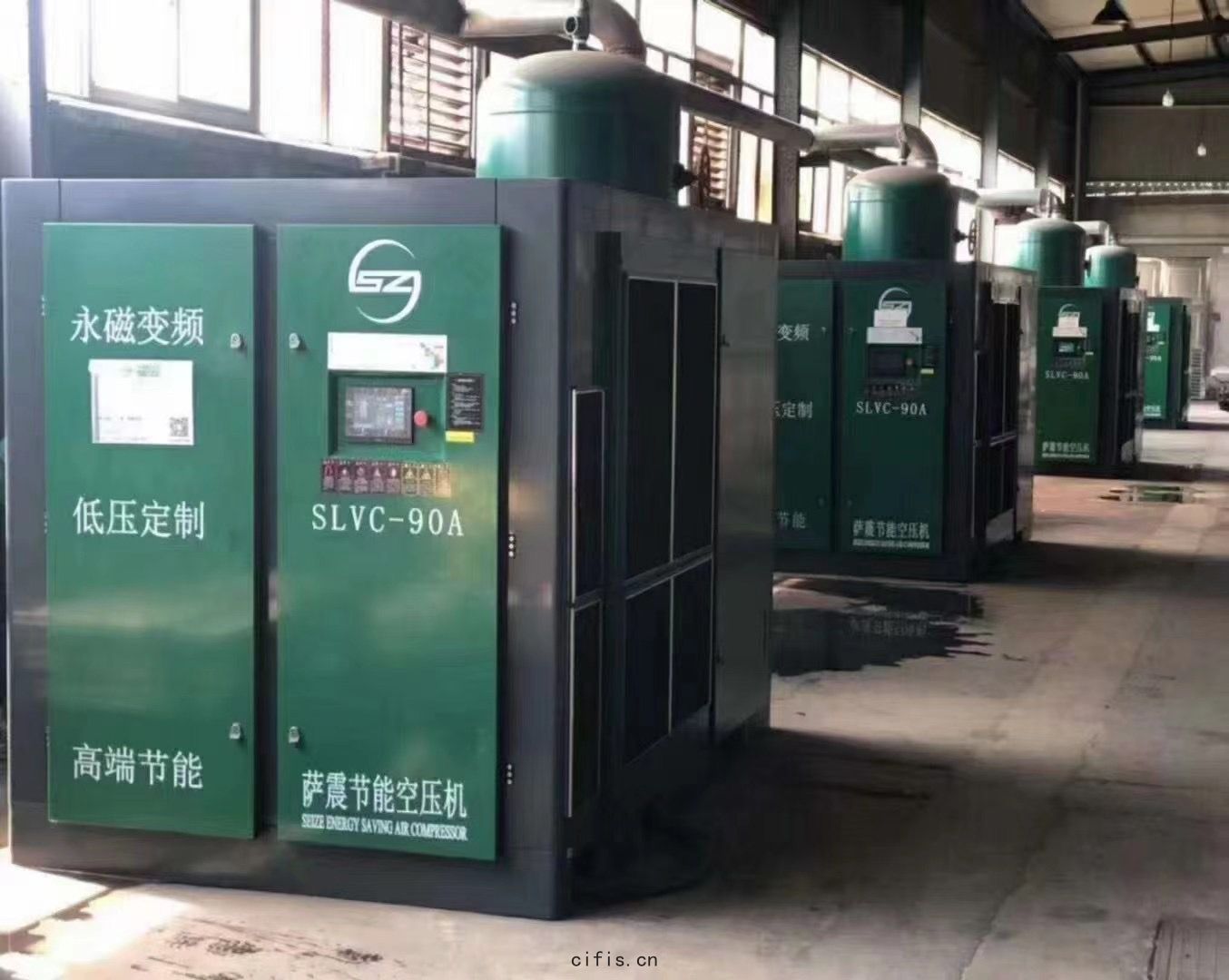 薩震節(jié)能(néng)空(kōng)壓(yā)機品(pǐn)牌商空(kōng)壓機(jī)在客戶站(zhàn)房(fáng)圖
