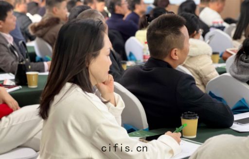 上海(hǎi)盛和塾參(cān)訪薩震節(jié)能(néng)空壓機(jī)